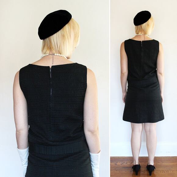 Vintage 60s Textured Black Sleeveless Shift Dress with Big Bow Detail / Small - Picture 4 of 10